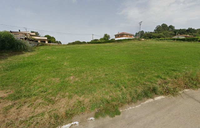 Suelo Urbano Residencial. Los Llanos. LIMPIAS