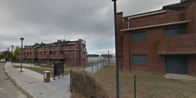 Obra parada de 48 Apartamentos+3 LOcales+18 Trasteros+63 Garajes en Miengo